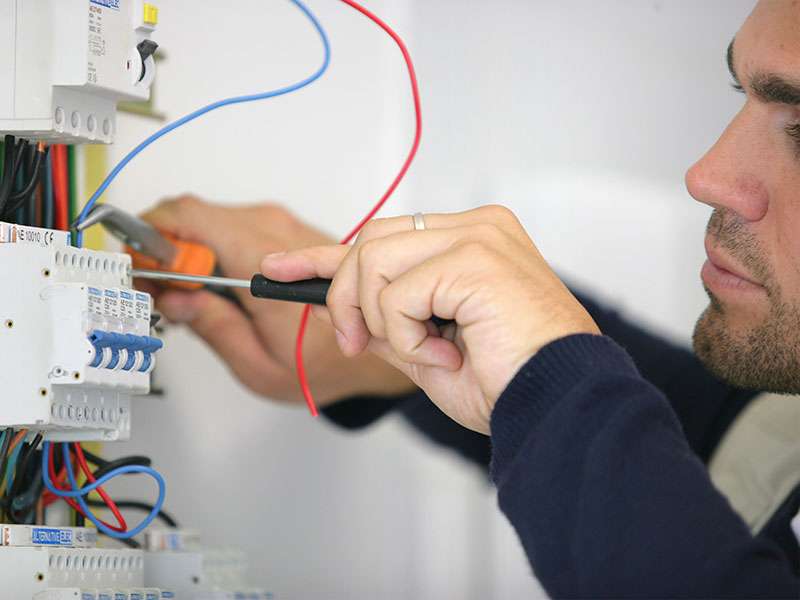 REFORMA-DE-UN-CABLE-ELECTRICO